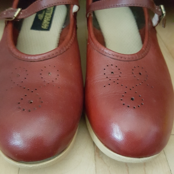 Vintage Armadillos Burgandy Oxblood Leather Mary Jane Wedges - Picture 4 of 9